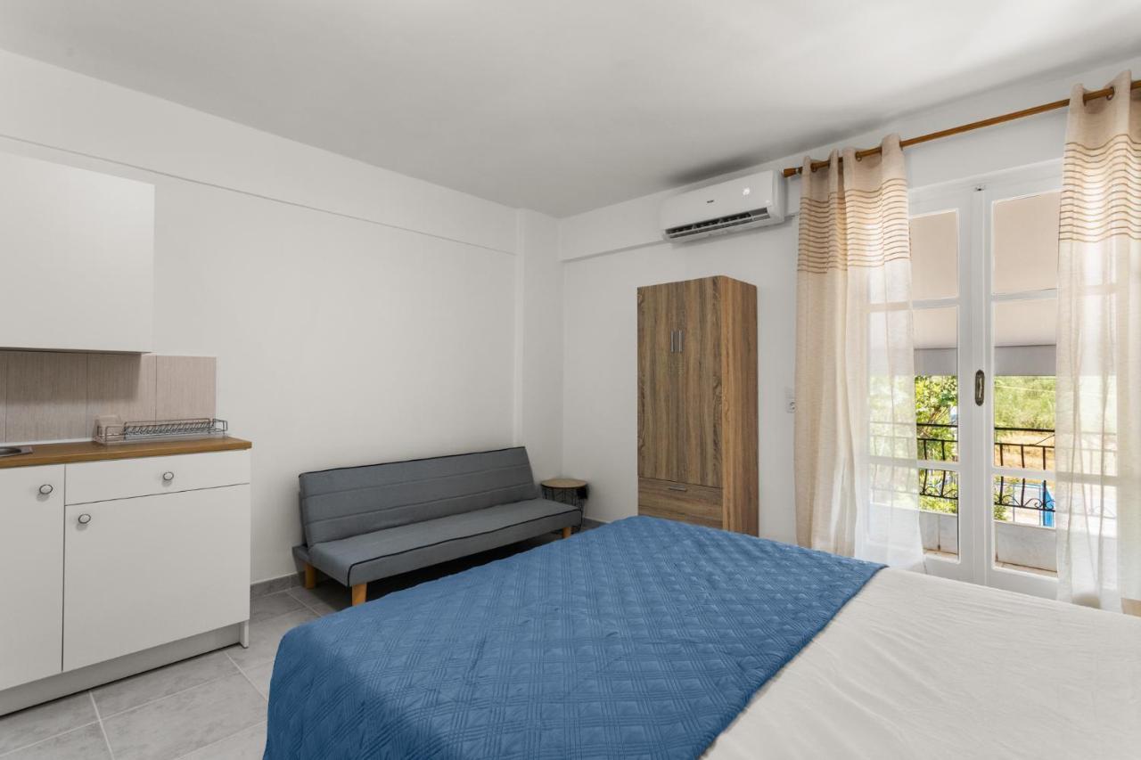 Nikolas Apartments Stoupa Lévktron Екстериор снимка